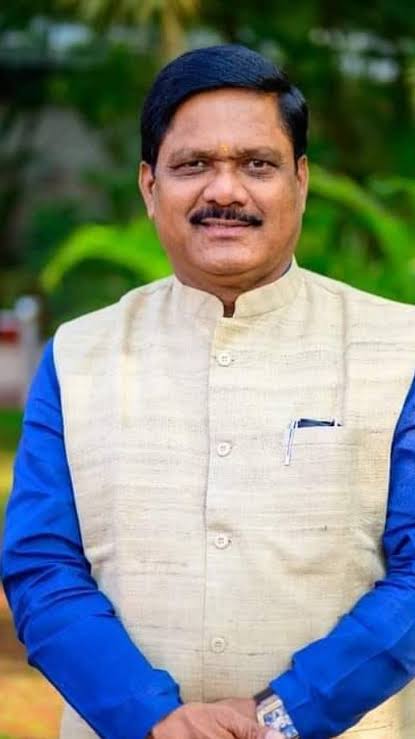 मतदारसंघ दौऱ्यादरम्यान डॉ. कल्याण काळे